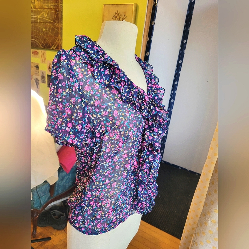 Floral ruffled see-trough v-neck romantic blouse, sz M, Seduction.